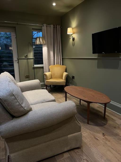 Peaceful Apartment In The Heart Of Frome Eksteriør billede